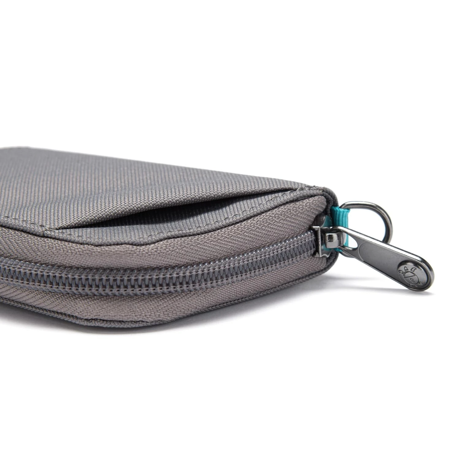 Pacsafe RFIDsafe Card Wallet 17 Pacsafe RFIDsafe Card Wallet - Image 17