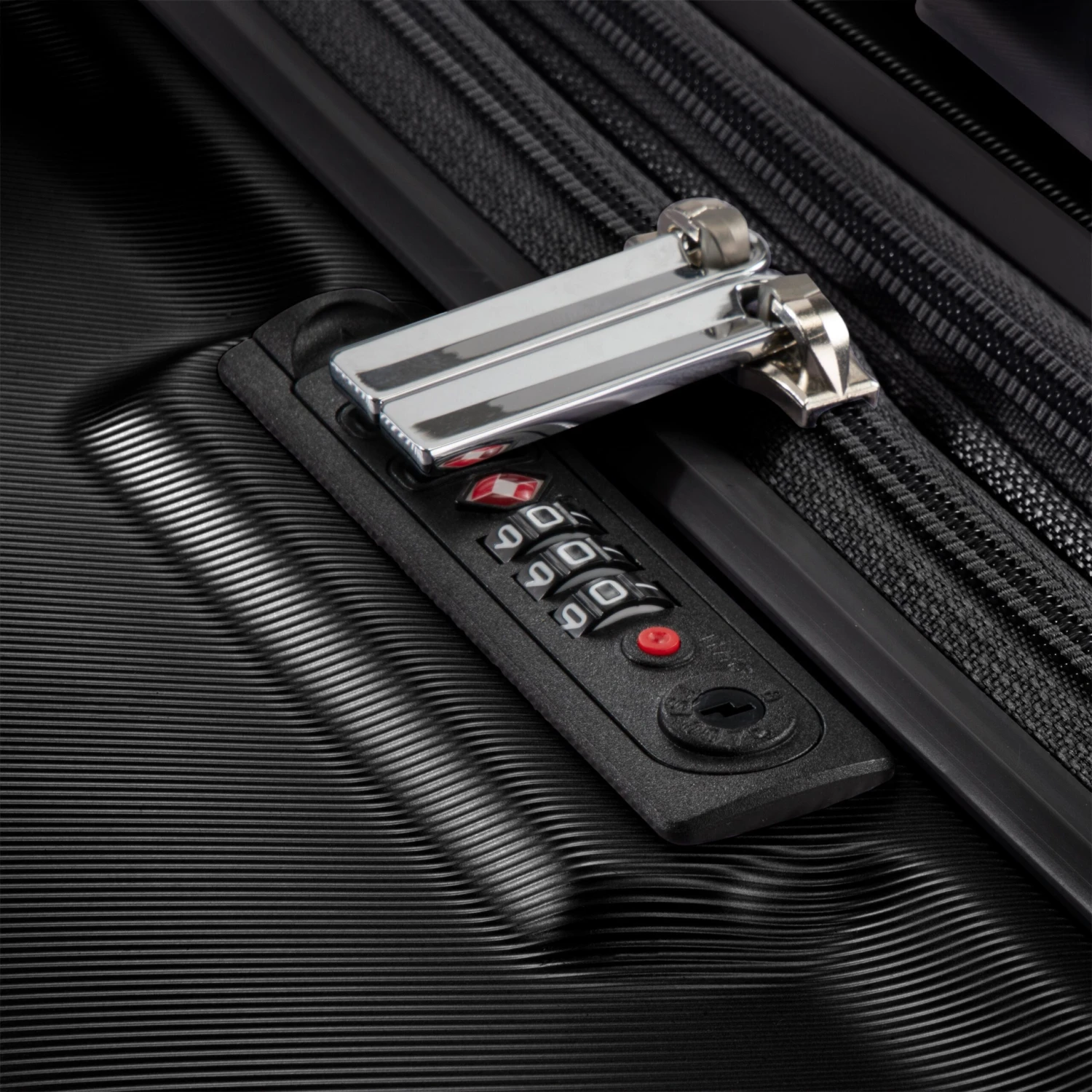 Rodeo Drive 2.0 Hardside 4 Wheel Spinner 4 Rodeo Drive 2.0 Hardside 4 Wheel Spinner - Image 4