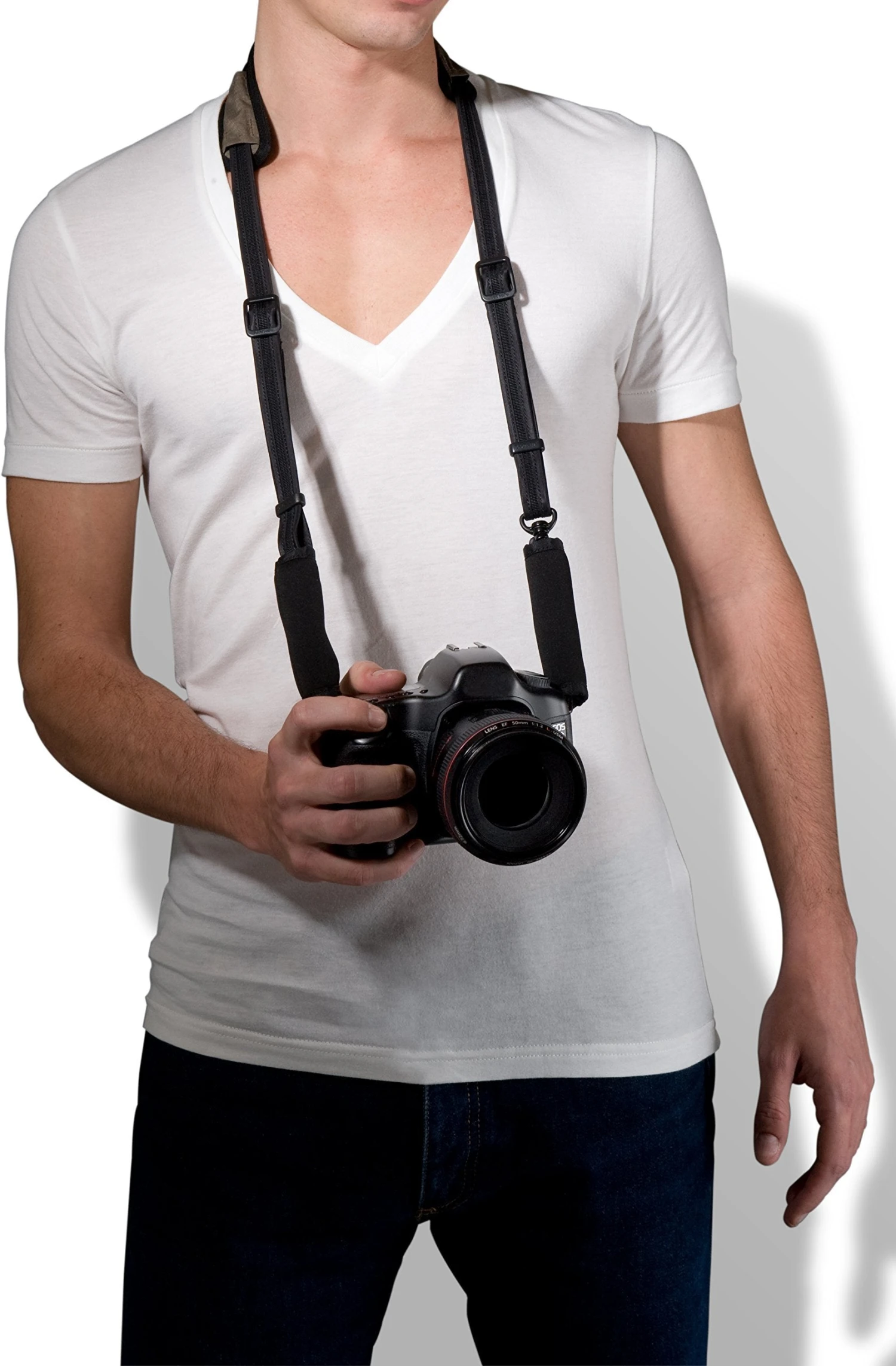 Pacsafe CarrysafeTM 100 Camera Strap 2 Pacsafe CarrysafeTM 100 Camera Strap - Image 2